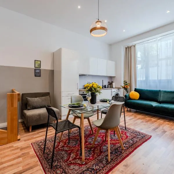 Apartment mit Fitness- und Spielbereich, hotel in Berlin
