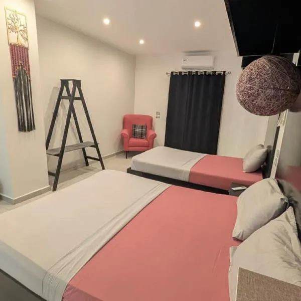 Hostify Hostel and Rooftop, hotel in Hurghada