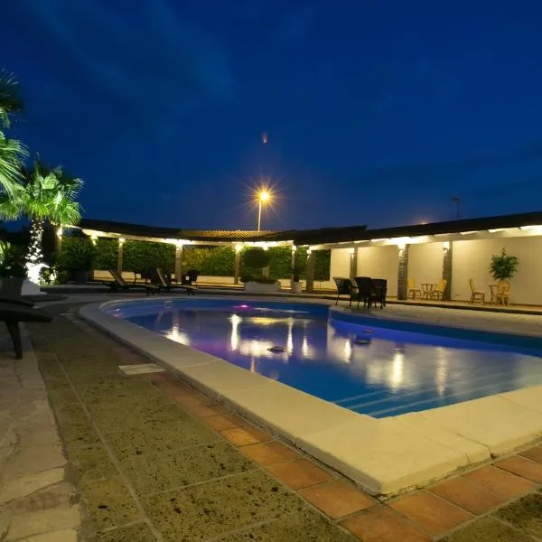 Hotel la Fenice, hotel v destinaci Boscoreale