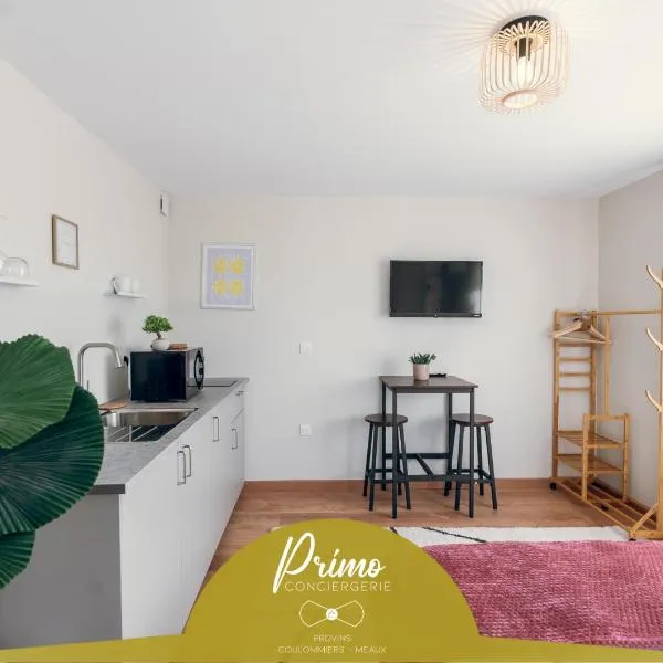 La simplicité, climatisé avec entrée autonome، فندق في La Ferté-Gaucher