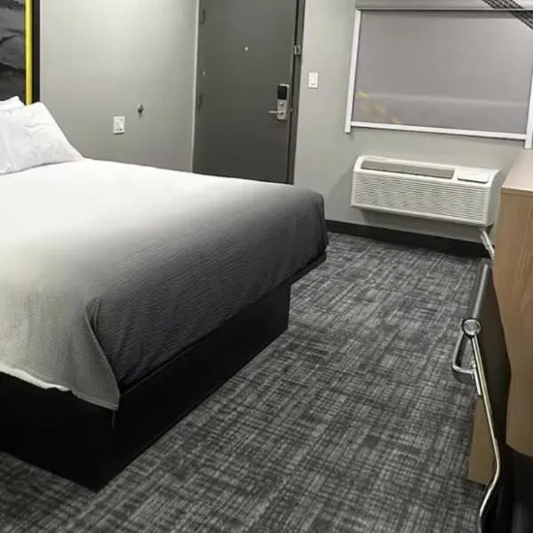 Super 8 by Wyndham Lubbock Airport, hotel in Lubbock