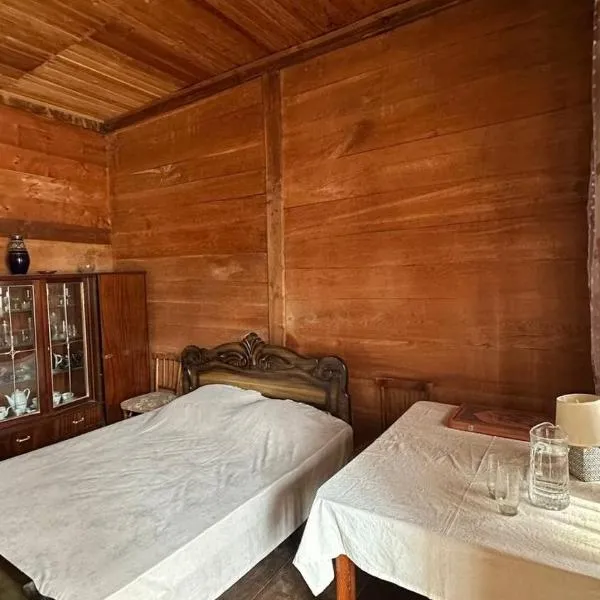 Wood House Gomi, hotel in Ozurgetʼi