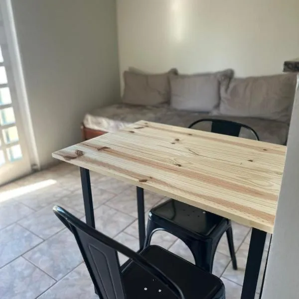 Chalés no Quintal, hotel i Alvorada do Sul