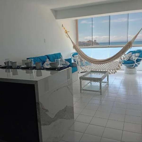 Apartamento de lujo frente al mar en residencia con piscina, planta electrica y gym, hotel in Porlamar