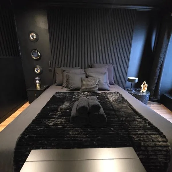 Infinityroom I Secret suite I Love room I Angouleme – hotel w mieście Angoulême