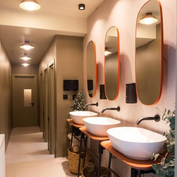 Ruby Hostel, Kutaisi - Private & Shared Rooms, hotel u gradu Kutaisi