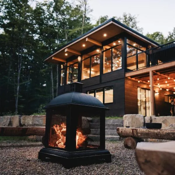 Chalet Van Haven Nature Lake Hot Tub Fire Pit Game Room, hotel u gradu Labelle