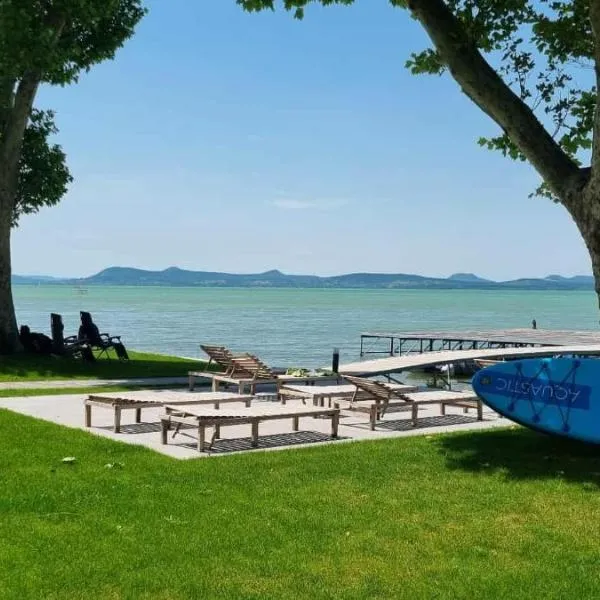 Platán Garden Apartman with lakeview – hotel w mieście Balatonboglár