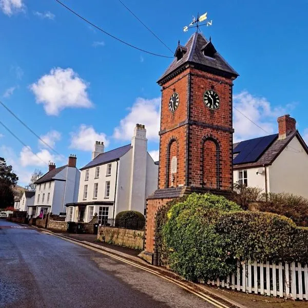 Whitchurch Clock Tower Apartment, hotel in Ross on Wye
