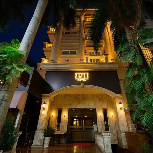 PH Hotel Near SECC Phu My Hung, hôtel à Hô-Chi-Minh-Ville