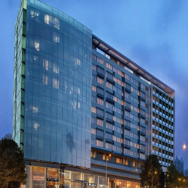 Distrito 90 Suites, hotel di Barranquilla