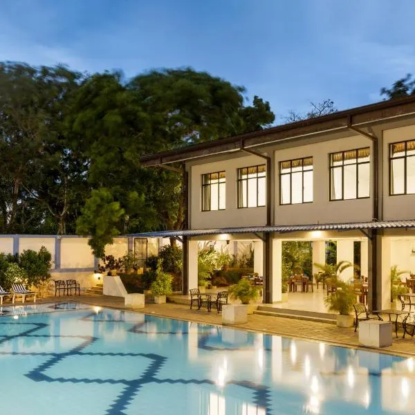 The Blue Wave Hotel, hotel in Arugam Bay