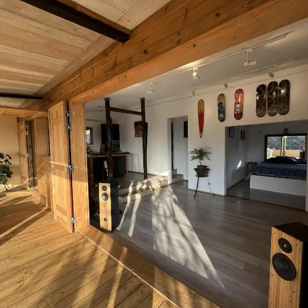 la case au bord de la grande ravine avec vue mer, hotel in Trois Bassins