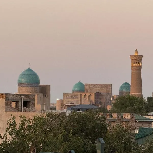Mubina East Hotel, hótel í Buxoro