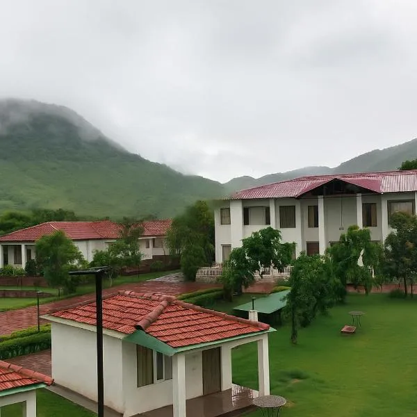 Virat Resorts, Sariska Rajasthan, hotel in Bairāt