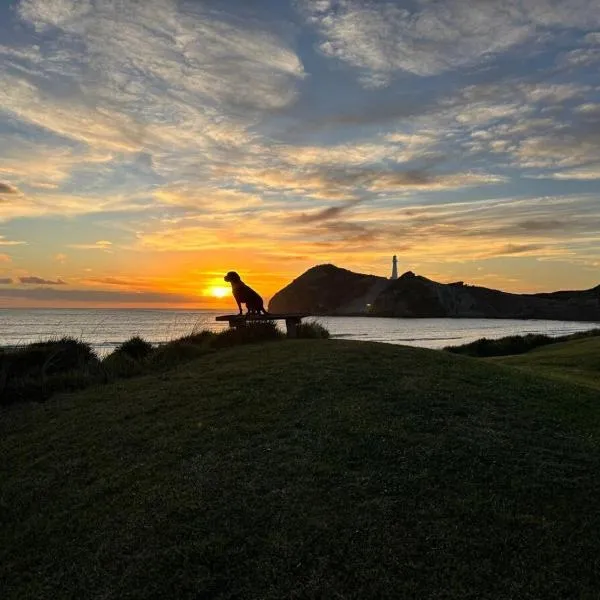 Waiwhare on the Beach - Beach Front Property, hotel di Castlepoint