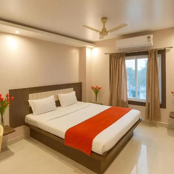 HOTEL SWARGADWAR GOLDEN SEA BEACH Near Bengali Market with Prime Location - Home town Inn & Suits - Best Hotel In Puri, hotel in Puri
