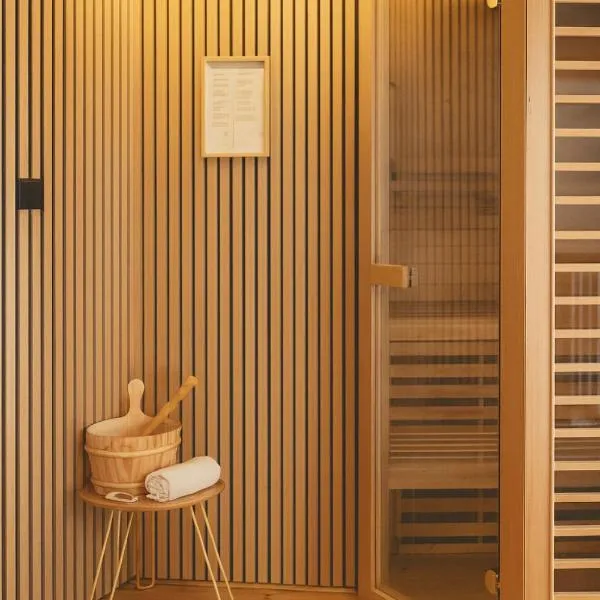 Gîte pour 14 personnes avec SPA, proches des lacs, vignobles Kaysersberg, Colmar, hotel in Lapoutroie