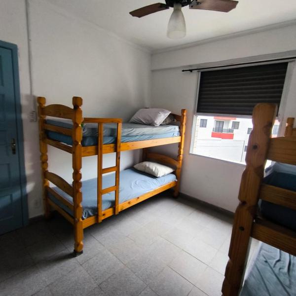 Apartamento Pé na Areia com Garagem no Centro Mongaguá - Foto 2
