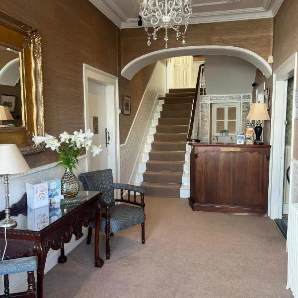 Harbour House B&B, hotel u gradu Courtown