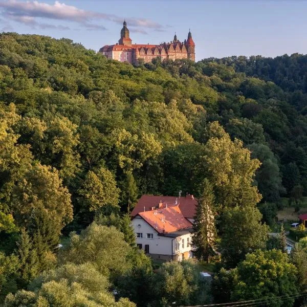 Apartament pod Zamkiem Książ "Nowa Szwajcarka", hotel in Świebodzice