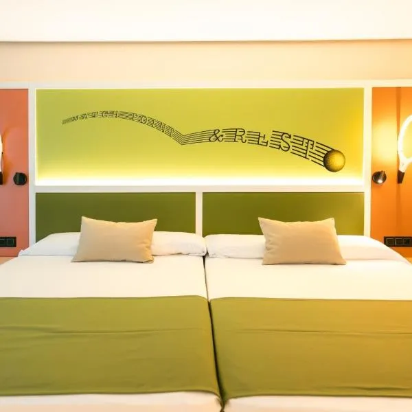 Hotel Magic Sports 4, hotel in Oropesa del Mar