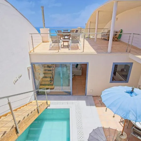 Villa Minea PISCINA PRIVADA VISTAS AL MAR，科斯塔卡瑪的飯店