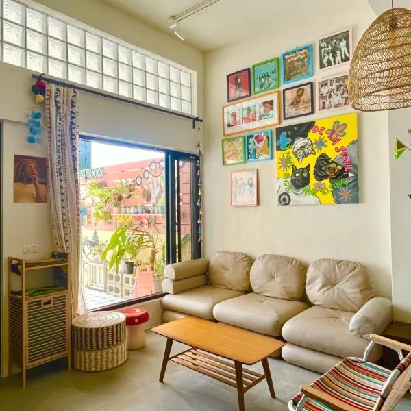 4人包棟 Good Trip Townhouse 菇憩民宿 加勒比海海島風, hotel in Hengchun