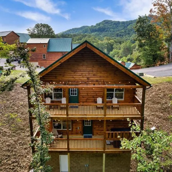 Fall is in the air, Your Mountain Escape awaits, hotel in Pigeon Forge