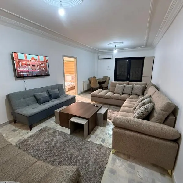 2BR Apartment in Tlaa Al Ali, Parking, AC, WIFI, hotel in Amman