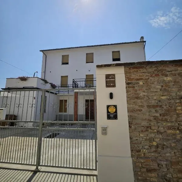 CASA MIA GUESTHOUSE AFFITTA CAMERE Foresteria, hotel in Tornata