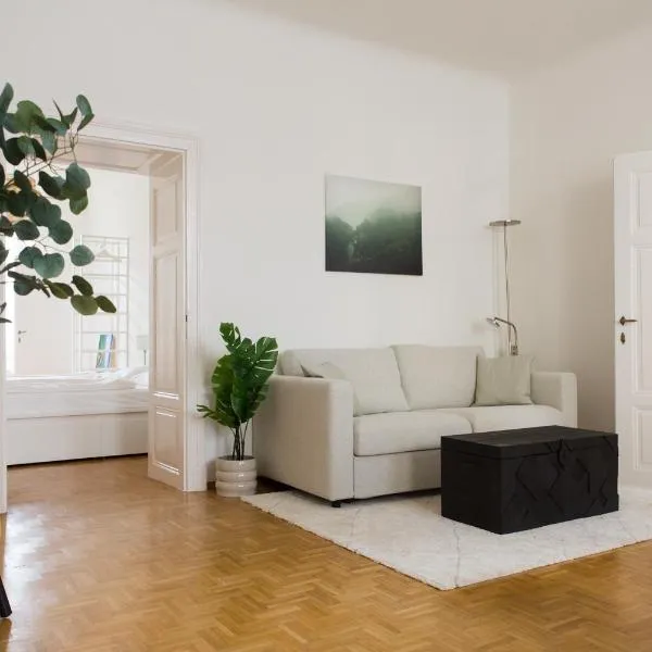 Bright City Apartment, hotel in Graz