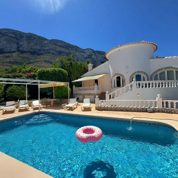 Unique villa piscine vue mer et montgo impasse privée, hotel en Denia