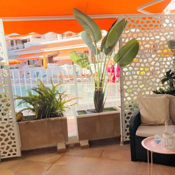 Apartment with terrace and pool, Los Cristianos, hotel in Los Cristianos