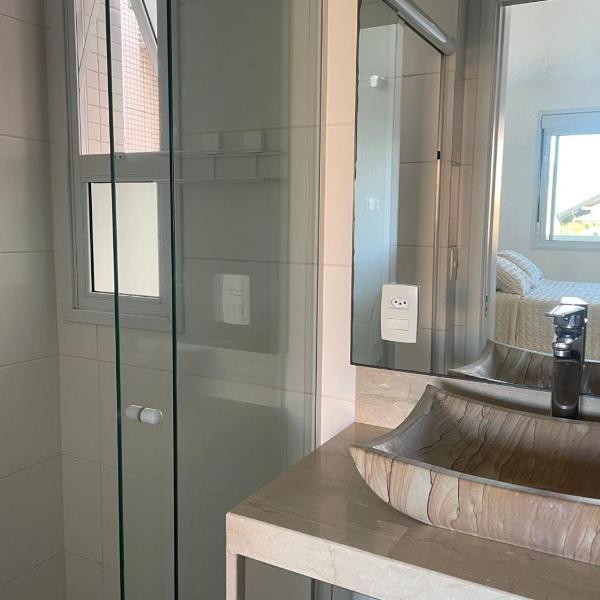 Apt Pé na Areia Floripa - Praia dos Açores - Churrasqueira na Varanda e Piscina - Foto 3