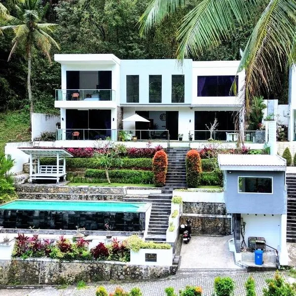 The Jungle Villas, Lombok, hotel in Mangsit
