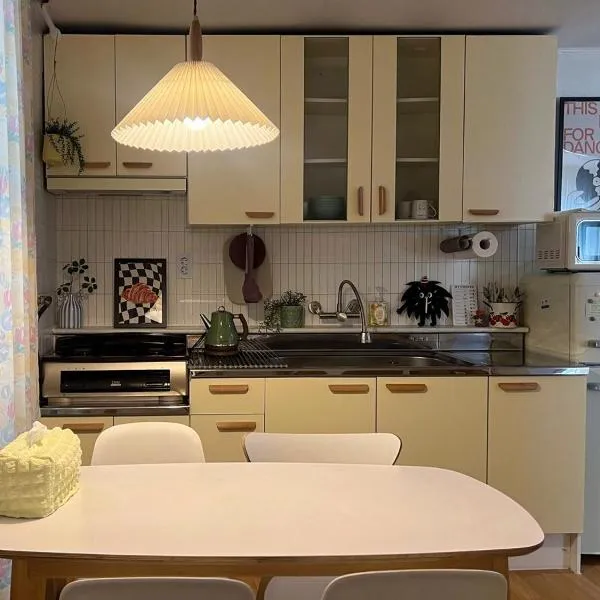 Free Early Check-in! 5min to Subway Station Store at Doorstep, hotel a Seul