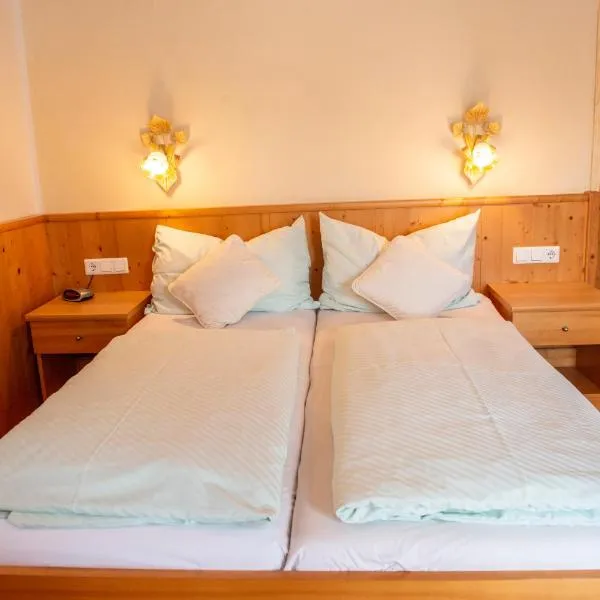 Ferienwohnungen Starchenthof - Wildschönau, Premiumcard inclusive, hotel in Oberau