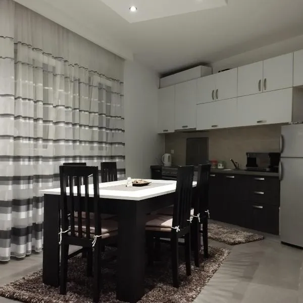 Duplex Apartman Centar โรงแรมในติวัต