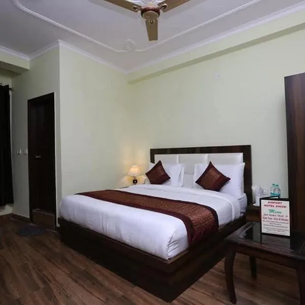 Hotel The Vertus Grand A unit of Ramaansh Hotels & Resorts - 650 Meters from Ram Mandir Ayodhya, hotel in Ayodhya