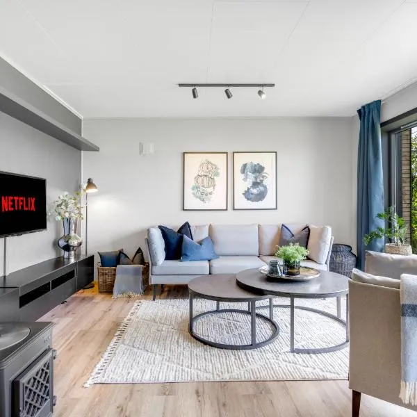 Spacious Arctic Apartment Near Tromsøs Top Sights, hotel in Tromsø