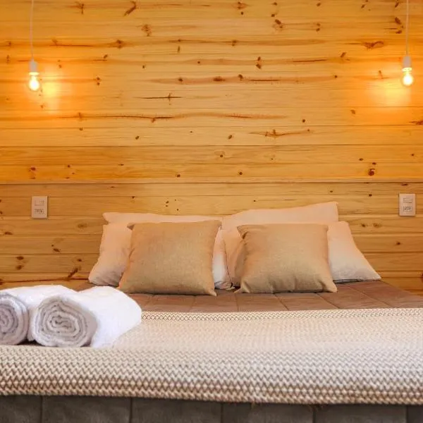 White cabin - Casa de Campo em Gonçalves - MG, hotel in Gonçalves