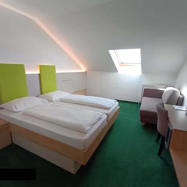 Hotel Zur Post, hotel in Illmitz