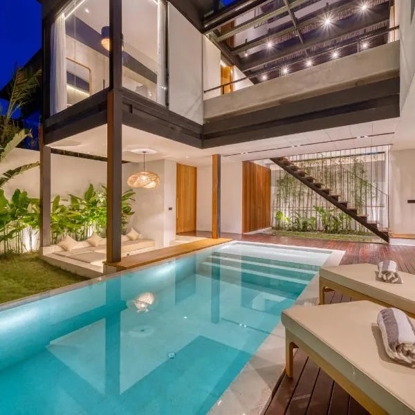Luxury Industrial-Style 2BR Villa Kirma Near the Beach, hotel in Canggu