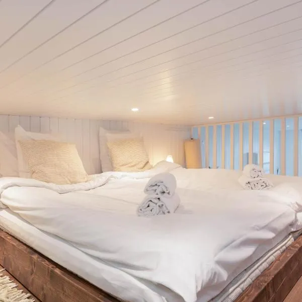 Åre Travel - Villa Solbringen eller Lilla Sol, hotel in Åre