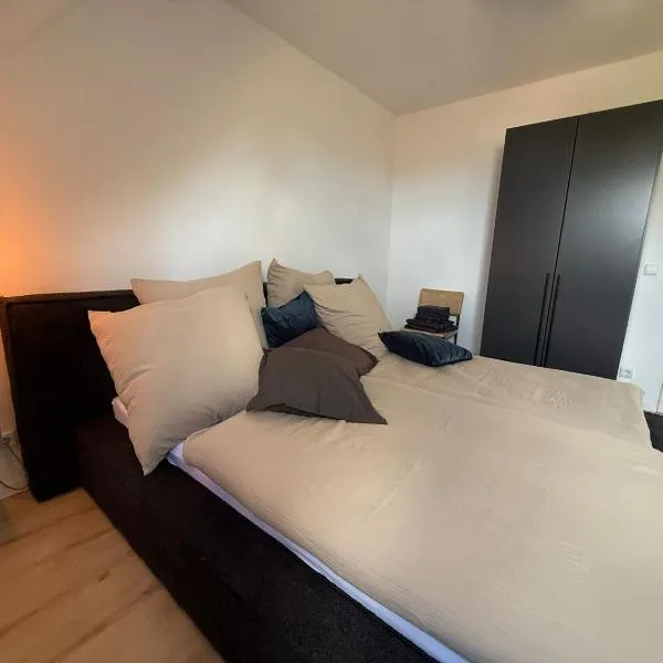 Modernes City-Apartment Mülheim - Küche, Smart-TV, schnelles WLAN, Nähe Essen & Düsseldorf, hotel v destinaci Mülheim an der Ruhr