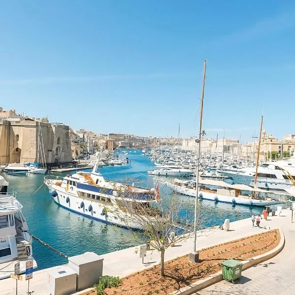 Senglea में, होटल Historic Deluxe First Floor Studio with Sea View at the Marina