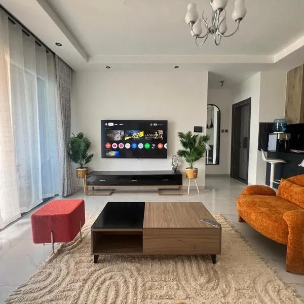 Modern, stylish, pristine apartment with fast WiFi, gym and pool in Lavington Nairobi, hotel v destinaci Nairobi