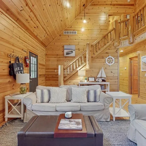 Kingfisher Cove Cabin 19, hotel in Saugatuck
