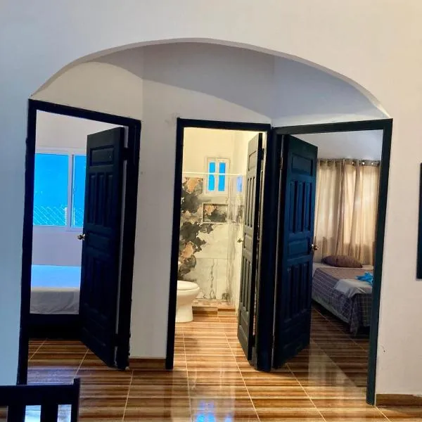 Joy & peace house, hotel v destinaci Tela